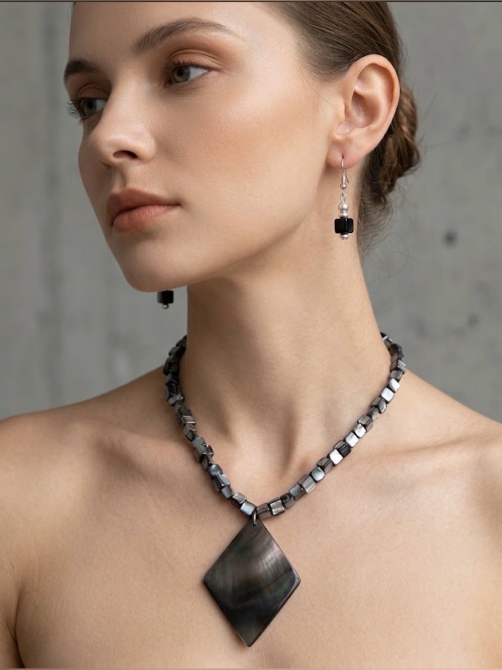 Mother of Pearl Black Iridescent Diamond Shaped Pendant Necklace & Earrings Set